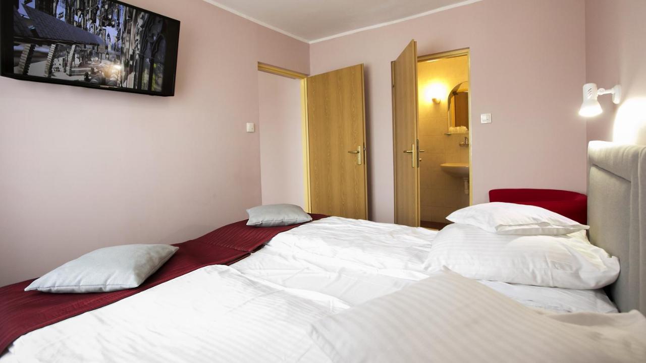 Hotel Unibus บิเอลส์ค พอดลาสกี ภายนอก รูปภาพ