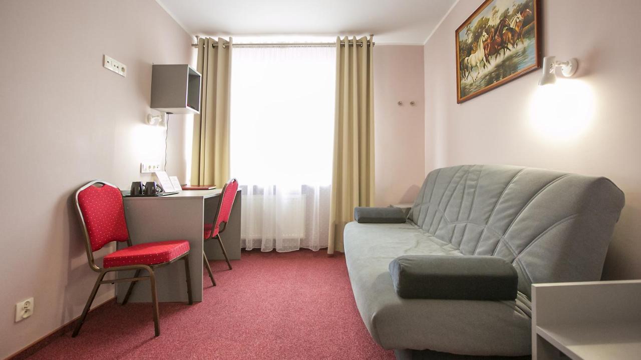 Hotel Unibus บิเอลส์ค พอดลาสกี ภายนอก รูปภาพ