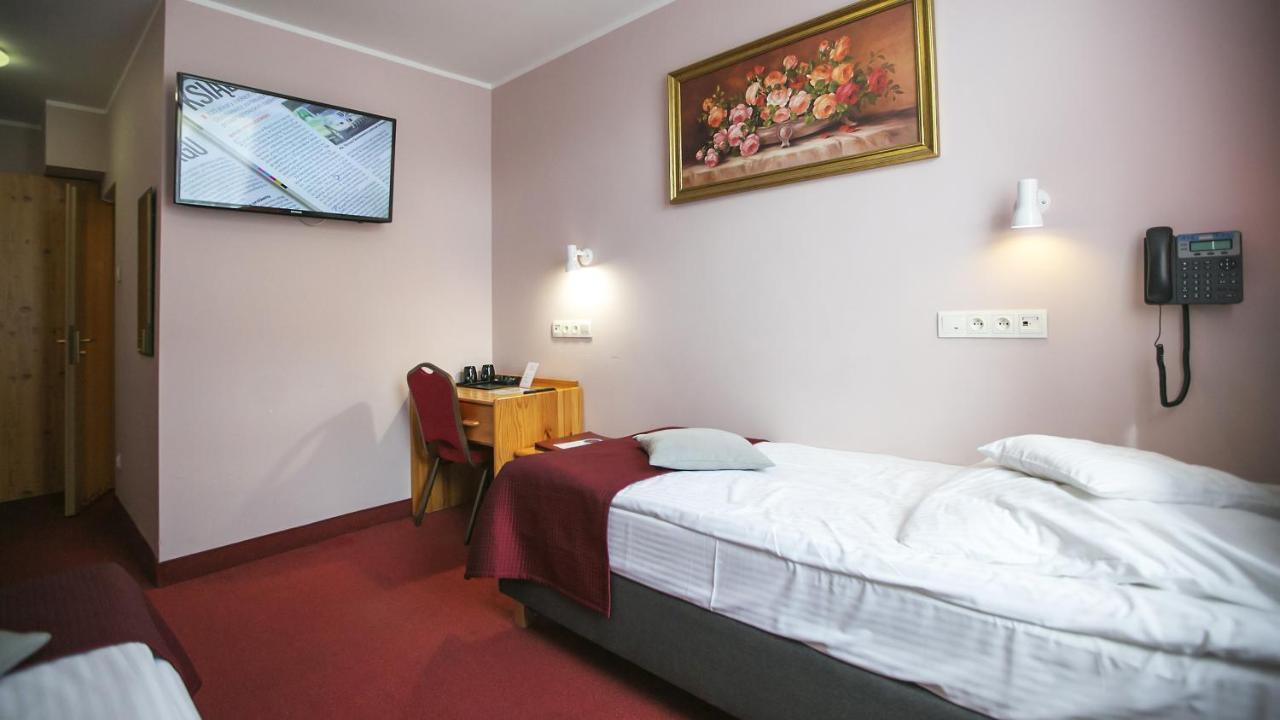 Hotel Unibus บิเอลส์ค พอดลาสกี ภายนอก รูปภาพ