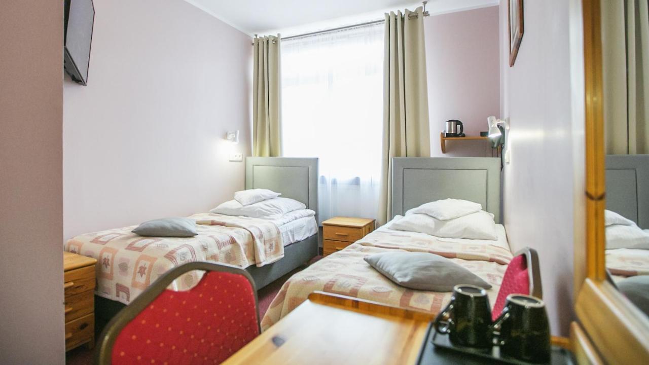 Hotel Unibus บิเอลส์ค พอดลาสกี ภายนอก รูปภาพ
