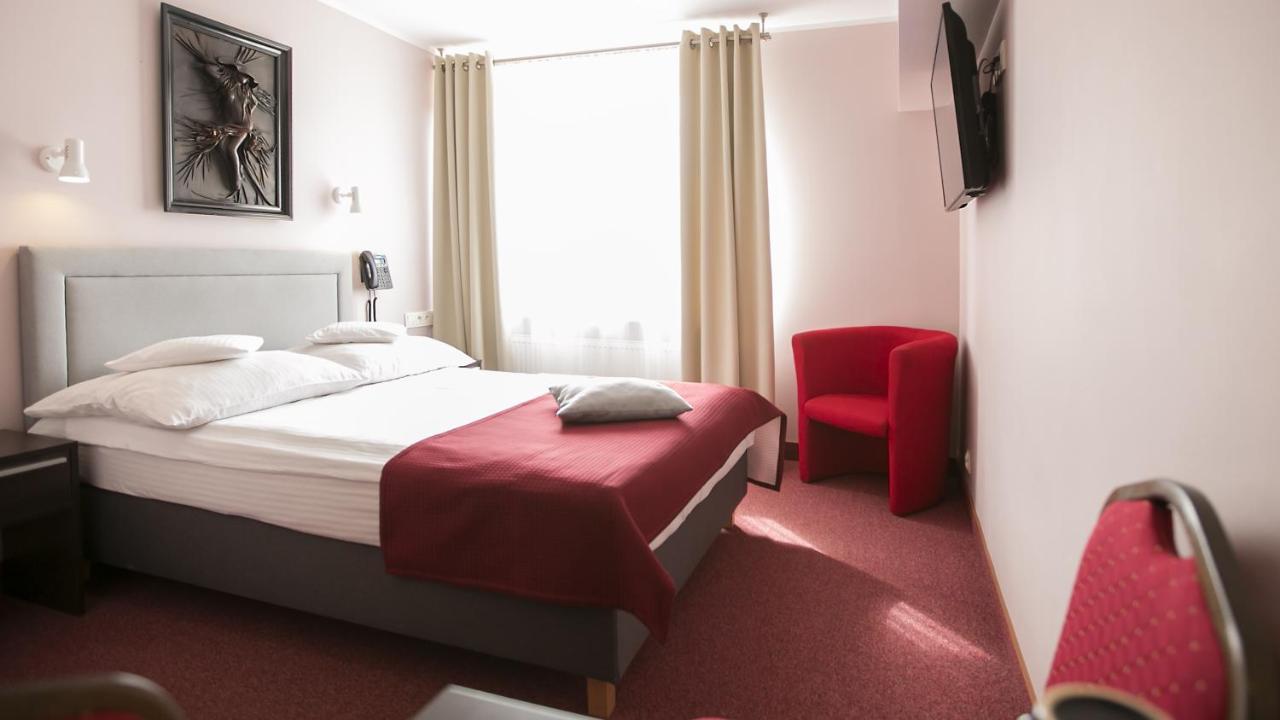 Hotel Unibus บิเอลส์ค พอดลาสกี ภายนอก รูปภาพ