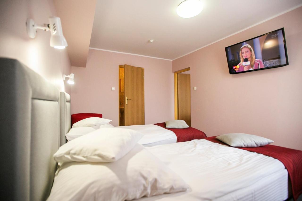 Hotel Unibus บิเอลส์ค พอดลาสกี ภายนอก รูปภาพ